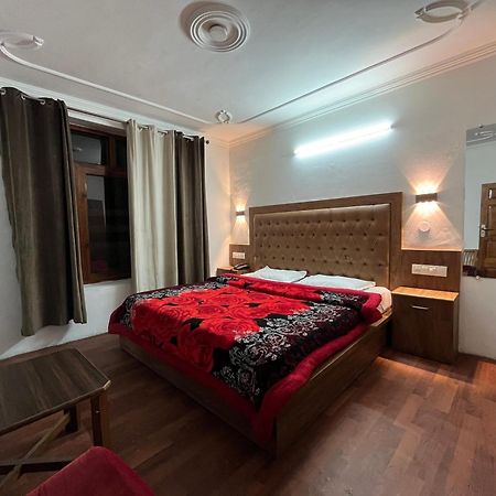 Hotel Premier Mall Road Manali Exterior foto