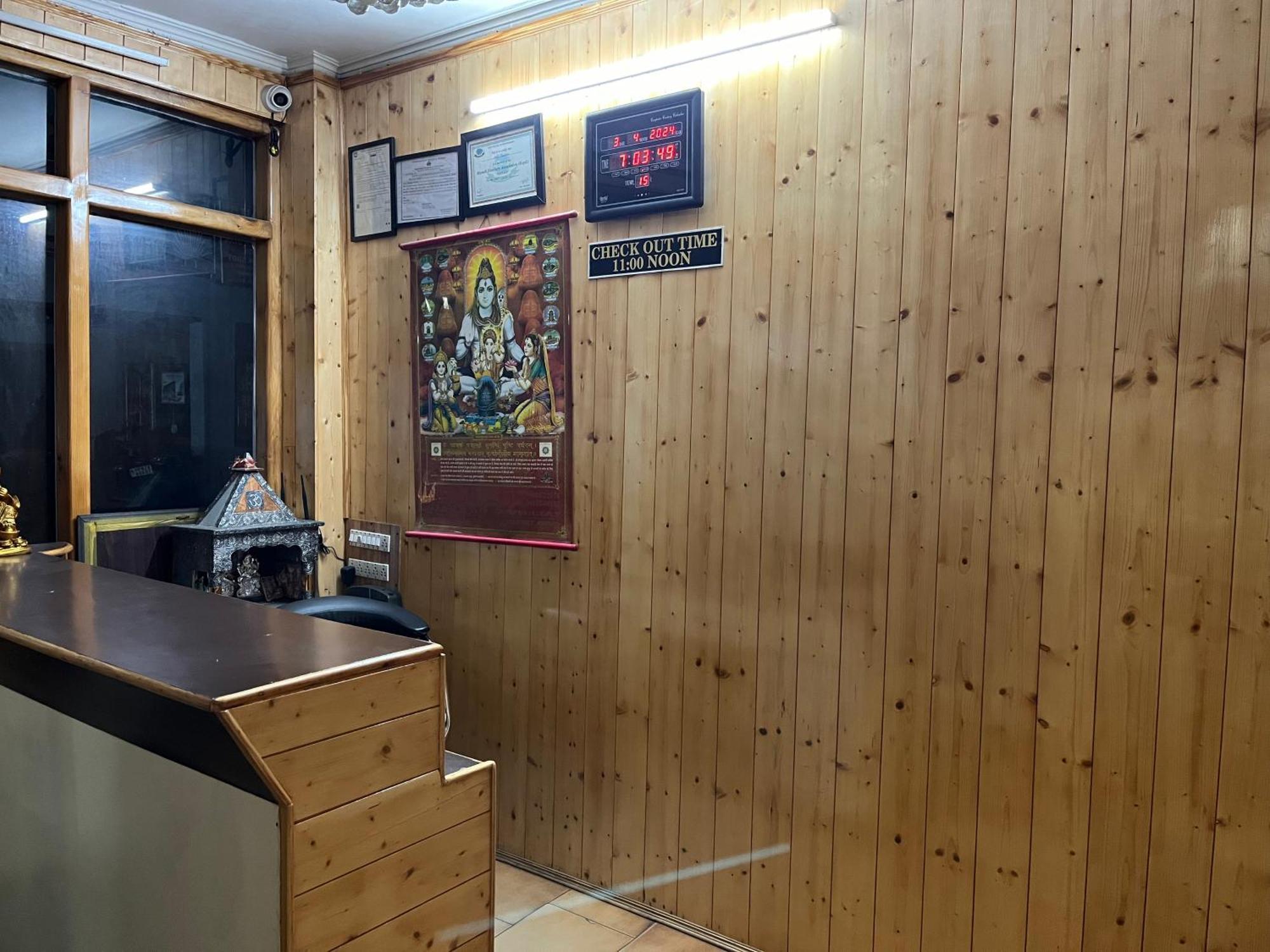 Hotel Premier Mall Road Manali Exterior foto